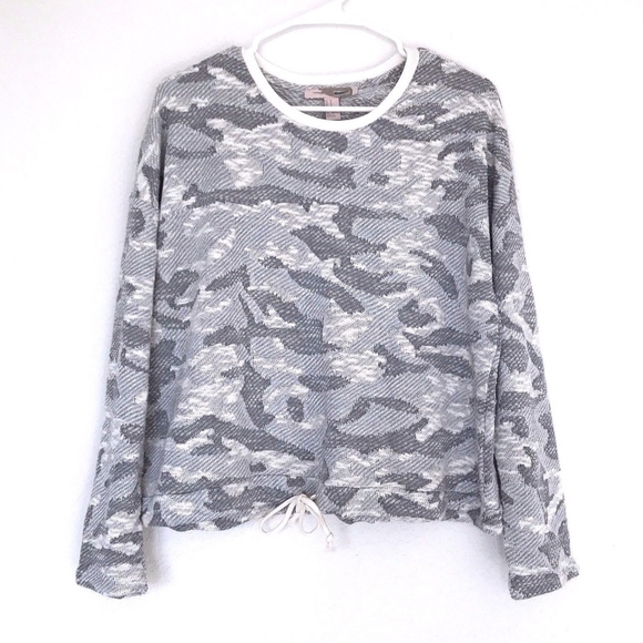 Forever 21 Sweaters - Forever 21 Gray White Camo Pullover Sweater